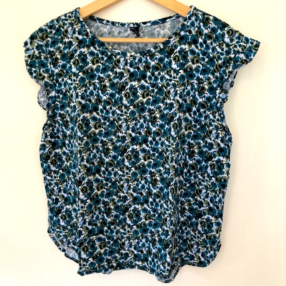 Gap flutter sleeve blouse